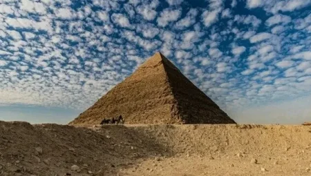 Büyük Piramidin Sırları: Napoleon’dan Günümüze Gizemli İç Yapılar